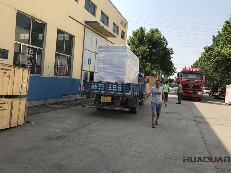 濰坊的王先生訂購的200KW移動靜音拖車發(fā)電機組在6.14號，送貨上門