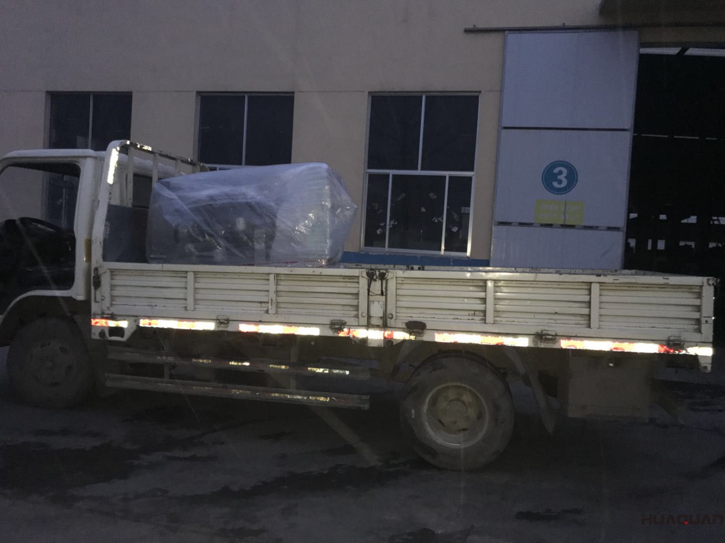 一臺15kw標配柴油發電機組于8月27日順利發往天津