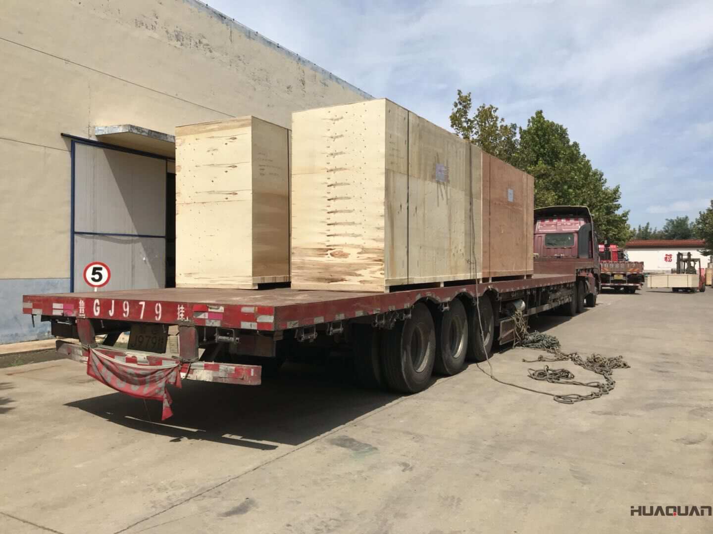 9月11日一臺600kw立柜四保護(hù)柴油發(fā)電機(jī)組發(fā)往浙江