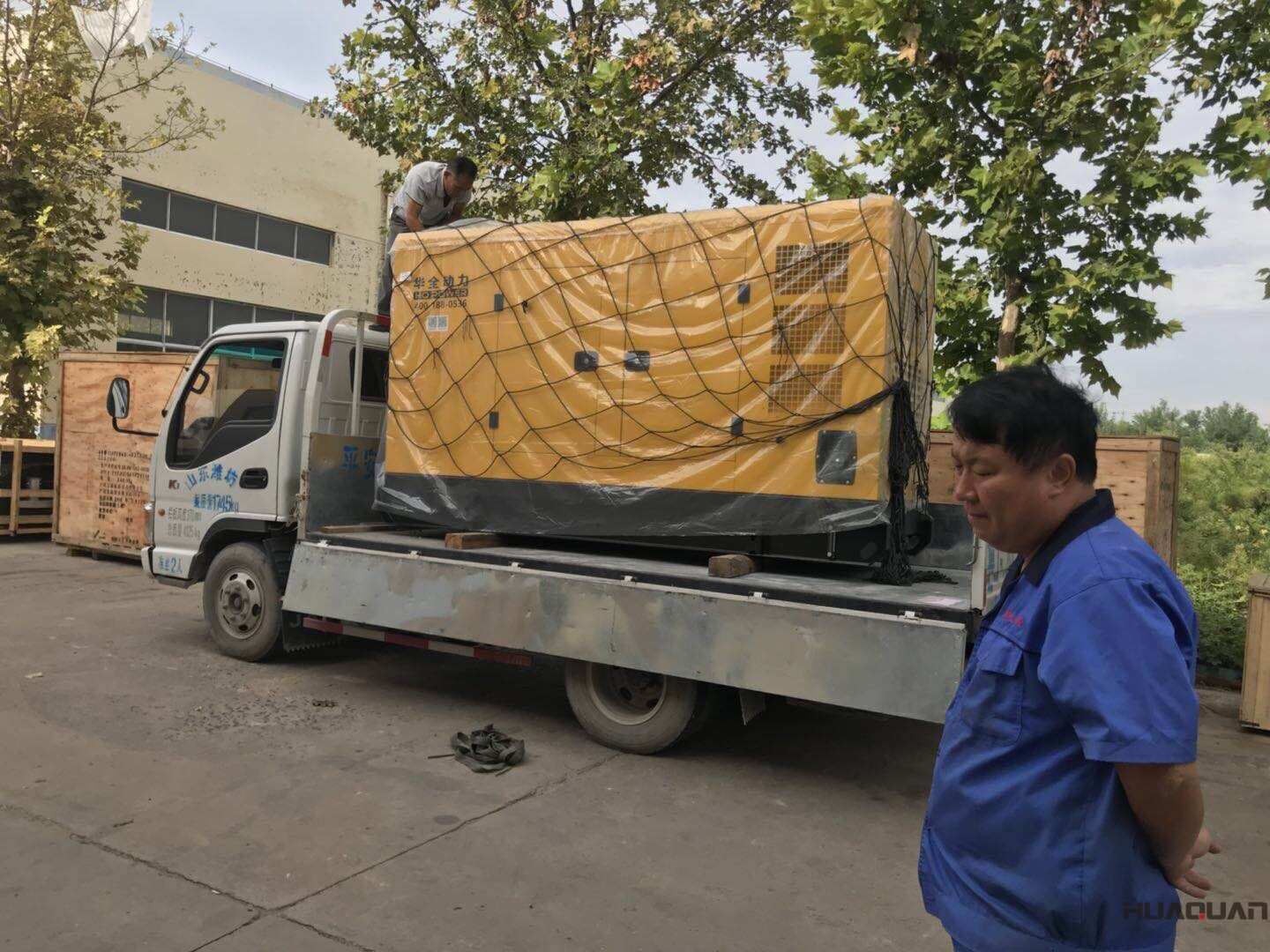 9月27日一臺200kw靜音箱型濰柴船用柴油發電機組已發往山東