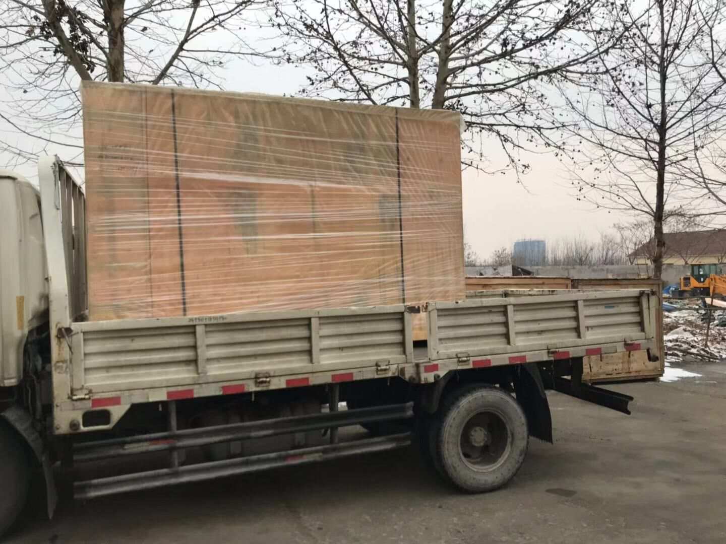 12月12日，山東省汪先生從華全動力采購的120kw靜音式防雨棚柴油發電機組順利發往目的地